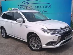 White Used 2019 Mitsubishi Outlander P-HEV Estate | £12,989 (Good price)