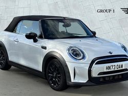 White Used 2023 Mini Cooper Classic Hatchback | £21,995 (Fair price)