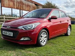 Red Used 2016 Hyundai i20 SE Hatchback | £5,495 (A bit pricey)