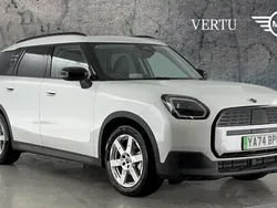 White New 2024 Mini Countryman Classic SUV | £31,766 (Fair price)