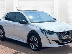 Pearl white Used 2022 Peugeot e-208 Premium Hatchback | £14,503 (Fair price)