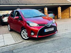 Used 2016 Toyota Yaris Hybrid | £9,891 (Fair price)