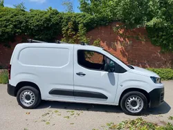 White Used 2023 Peugeot Partner Premium MPV | £11,895 (Good price)