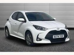 White Used 2024 Toyota Yaris Hybrid Hatchback | £18,850 (Fair price)