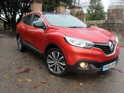 Red Used 2015 Renault Kadjar Signature SUV | £5,295 (Fair price)