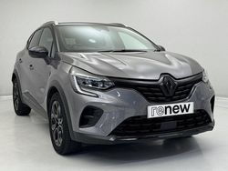 Metallic oyster grey Used 2023 Renault Captur SUV | £15,750 (Fair price)