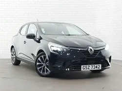 Black Used 2023 Renault Clio V Evolution Hatchback | £15,298 (Good price)