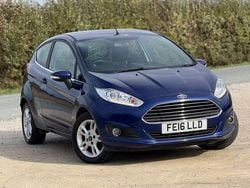 Blue Used 2016 Ford Fiesta Zetec Hatchback | £4,250 (Good price)