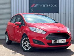 Red Used 2013 Ford Fiesta Zetec Hatchback | £4,440 (Fair price)