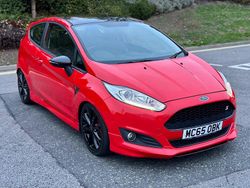 Red Used 2016 Ford Fiesta Zetec Hatchback | £4,490 (Fair price)
