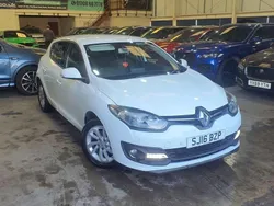 White Used 2016 Renault Mégane III Dynamique Hatchback | £6,480 (Fair price)