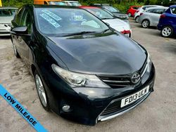 Black Used 2013 Toyota Auris Sport Hatchback | £6,495 (Fair price)