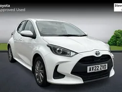 White Used 2022 Toyota Yaris Hybrid Hatchback | £16,356 (Fair price)