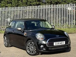 Midnight black Used 2018 Mini Cooper Hatch Hatchback | £14,795 (Fair price)