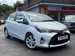 White Used 2015 Toyota Yaris Hybrid Hatchback | £9,950 (Fair price)