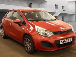 Red Used 2013 Kia Rio 2 Hatchback | £2,314 (Fair price)