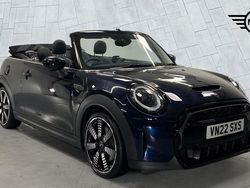 Black Used 2022 Mini Cooper S Exclusive Hatchback | £21,950 (Fair price)