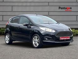 Black Used 2015 Ford Fiesta Zetec Hatchback | £6,293 (Good price)