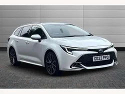White Used 2023 Toyota Corolla Sport Estate | £25,995 (Fair price)
