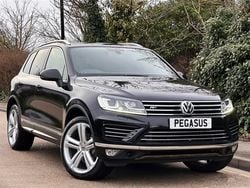 Black Used 2015 VW Touareg R-line SUV | £13,950 (A bit pricey)