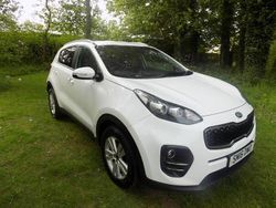 White Used 2016 Kia Sportage 2 SUV | £8,995 (Good price)