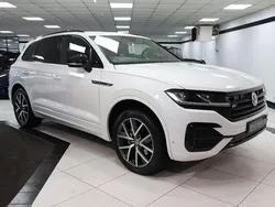 White Used 2018 VW Touareg R-line SUV | £22,849 (Expensive)