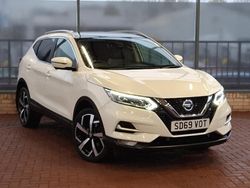 White Used 2020 Nissan Qashqai Tekna SUV | £14,998 (A bit pricey)