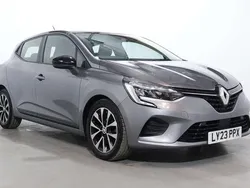 Used 2022 Renault Clio V Evolution Hatchback | £12,900 (Fair price)