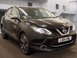 Black Used 2014 Nissan Qashqai Tekna SUV | £3,995 (Fair price)