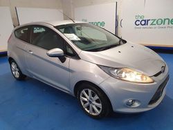 Silver Used 2011 Ford Fiesta Zetec Hatchback | £1,999 (Good price)