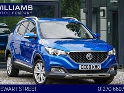 Blue Used 2018 MG ZS Excite Sedan | £9,290 (Fair price)
