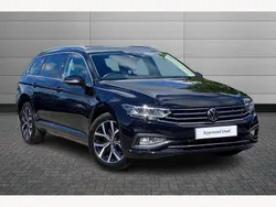 Black Used 2022 VW Passat SEL Estate | £20,150 (Fair price)