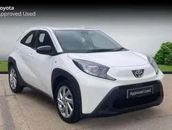 Pure white Used 2022 Toyota Aygo PURE Hatchback | £12,075 (Fair price)
