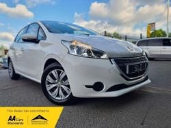 White Used 2015 Peugeot 208 Access Hatchback | £4,195 (Good price)