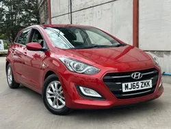 Red Used 2015 Hyundai i30 SE Hatchback | £6,295 (Fair price)