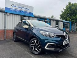 Blue/cream Used 2019 Renault Captur Iconic SUV | £8,495 (Fair price)