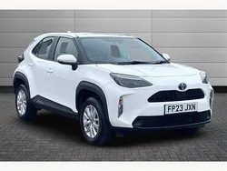 White Used 2023 Toyota Yaris Cross SUV | £20,395 (Good price)