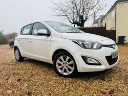 White Used 2014 Hyundai i20 Active Hatchback | £3,094 (Fair price)