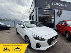White Used 2018 Hyundai i30 SE Hatchback | £9,450 (Fair price)