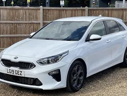 White Used 2019 Kia Ceed 3 Hatchback | £10,200 (Fair price)