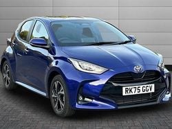Juniper blue New 2025 Toyota Yaris Hybrid Design Hatchback | £20,990 (Good price)