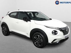 White Used 2024 Nissan Juke N-Connecta SUV | £17,349 (Good price)