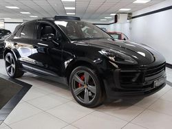 Black Used 2022 Porsche Macan SUV | £48,449 (Super price)