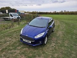 Blue Used 2016 Ford Fiesta Zetec Hatchback | £3,600 (Good price)