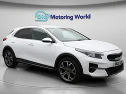 White Used 2022 Kia XCeed 3 SUV | £13,850 (Fair price)