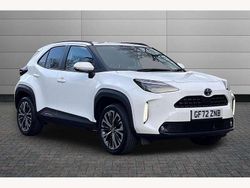 White Used 2022 Toyota Yaris Hybrid SUV | £22,250 (Expensive)