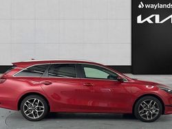 Red Used 2025 Kia Ceed Hatchback | £20,140 (Fair price)