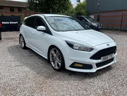White Used 2015 Ford Focus ST Hatchback | £7,495 (Fair price)