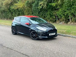 Black Used 2015 Ford Fiesta Zetec Hatchback | £3,599 (Fair price)