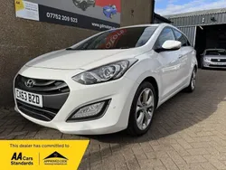White Used 2013 Hyundai i30 Premium Estate | £6,155 (Fair price)